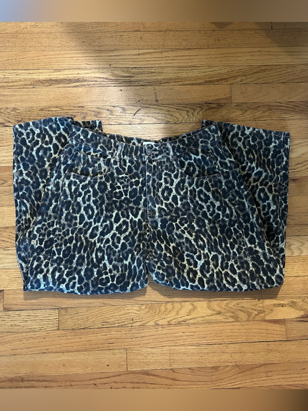 Barrel jeans in Leopard Print Women’s Shorts - Black and Tan